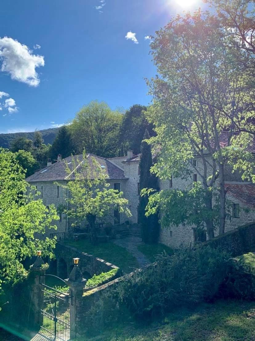 Вілла Gite Pommier Au Chateau Des Pauses Saint-Andre-de-Majencoules Екстер'єр фото